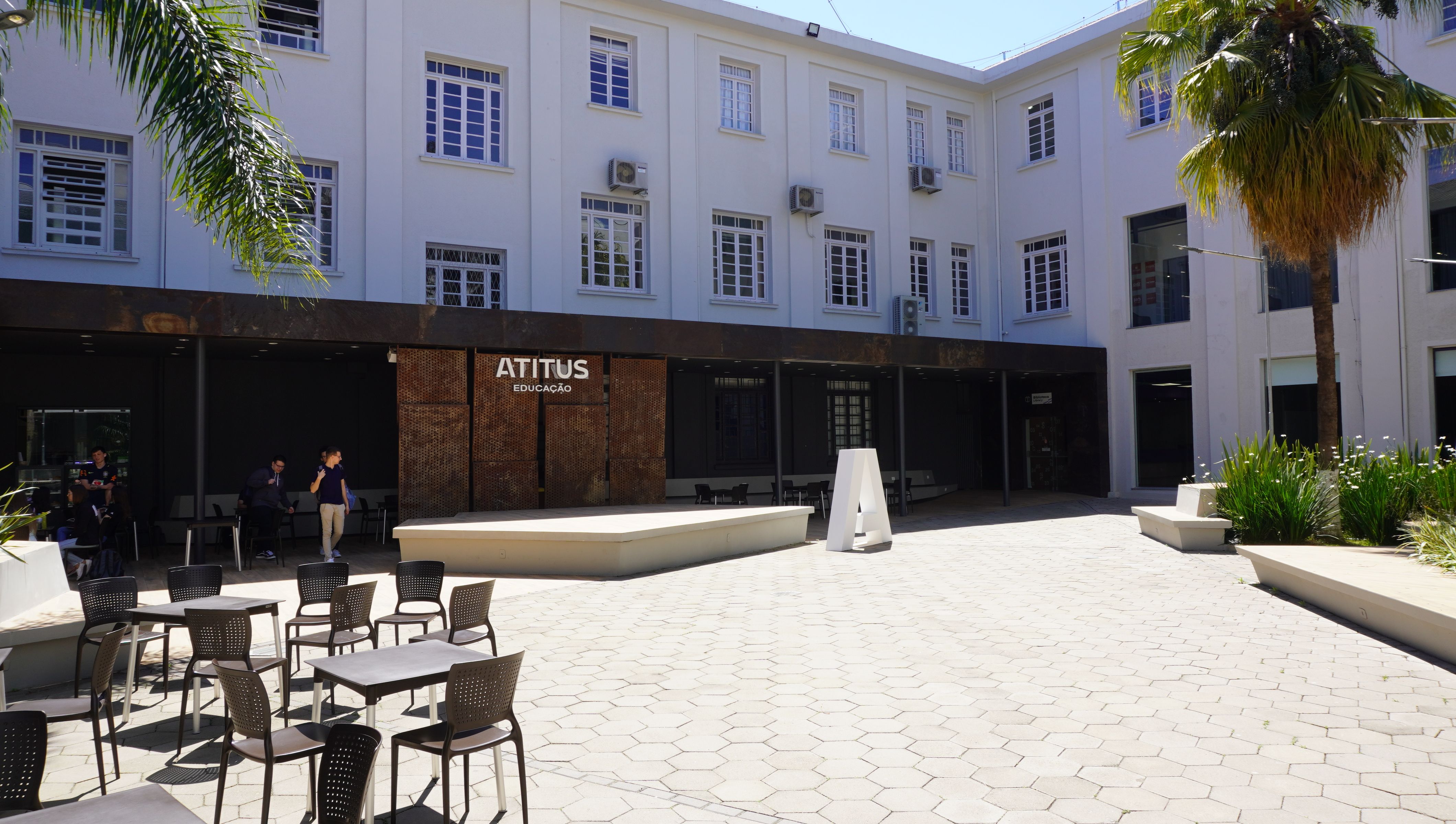 Atitus-fachada (3).JPG