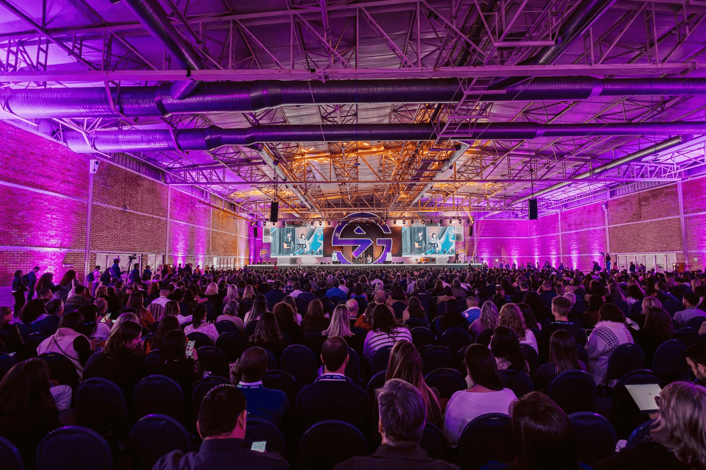 Atitus marca presença em debates sobre futuro da inovação no Gramado Summit